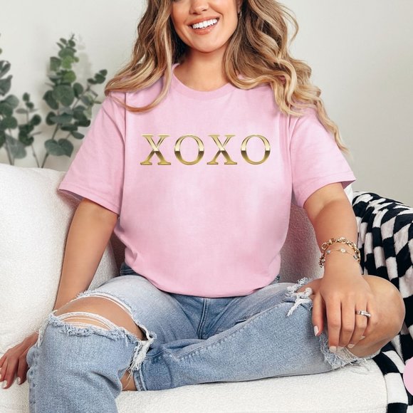 Light Pink XOXO T-Shirt - Picture 1 of 4